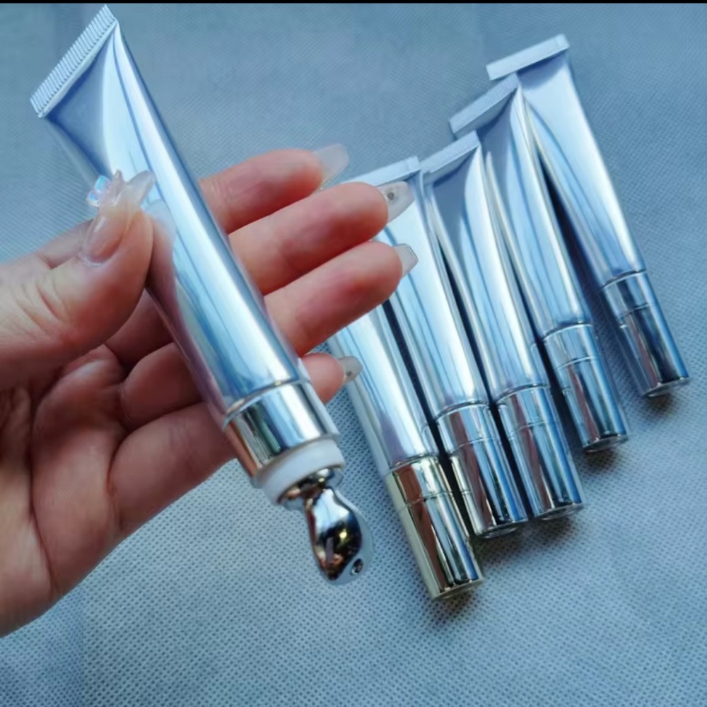 Maximizing Lip Plumping Gloss aka fake lip filler